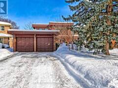 43 CANTERBURY CRESCENT Toronto Ontario, M9A 5A4