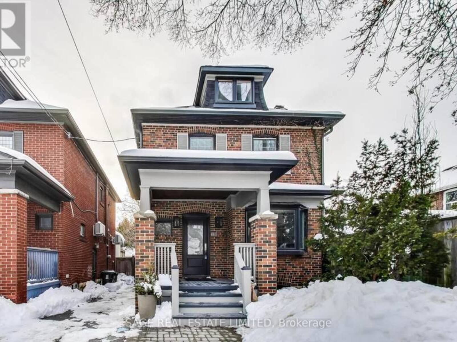 138 CLIFTON ROAD, Toronto, Ontario M4T 2G6