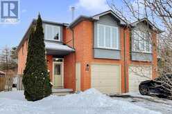 711 WALPOLE CRESCENT | Newmarket Ontario | Slide Image Three