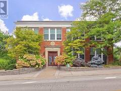 303 - 543 TIMOTHY STREET Newmarket Ontario, L3Y 1R1