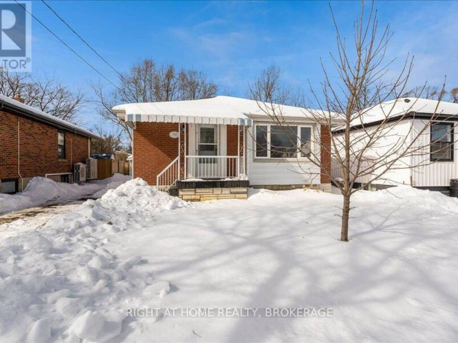 392 EAST 43RD STREET, Hamilton, Ontario L8T 3E3