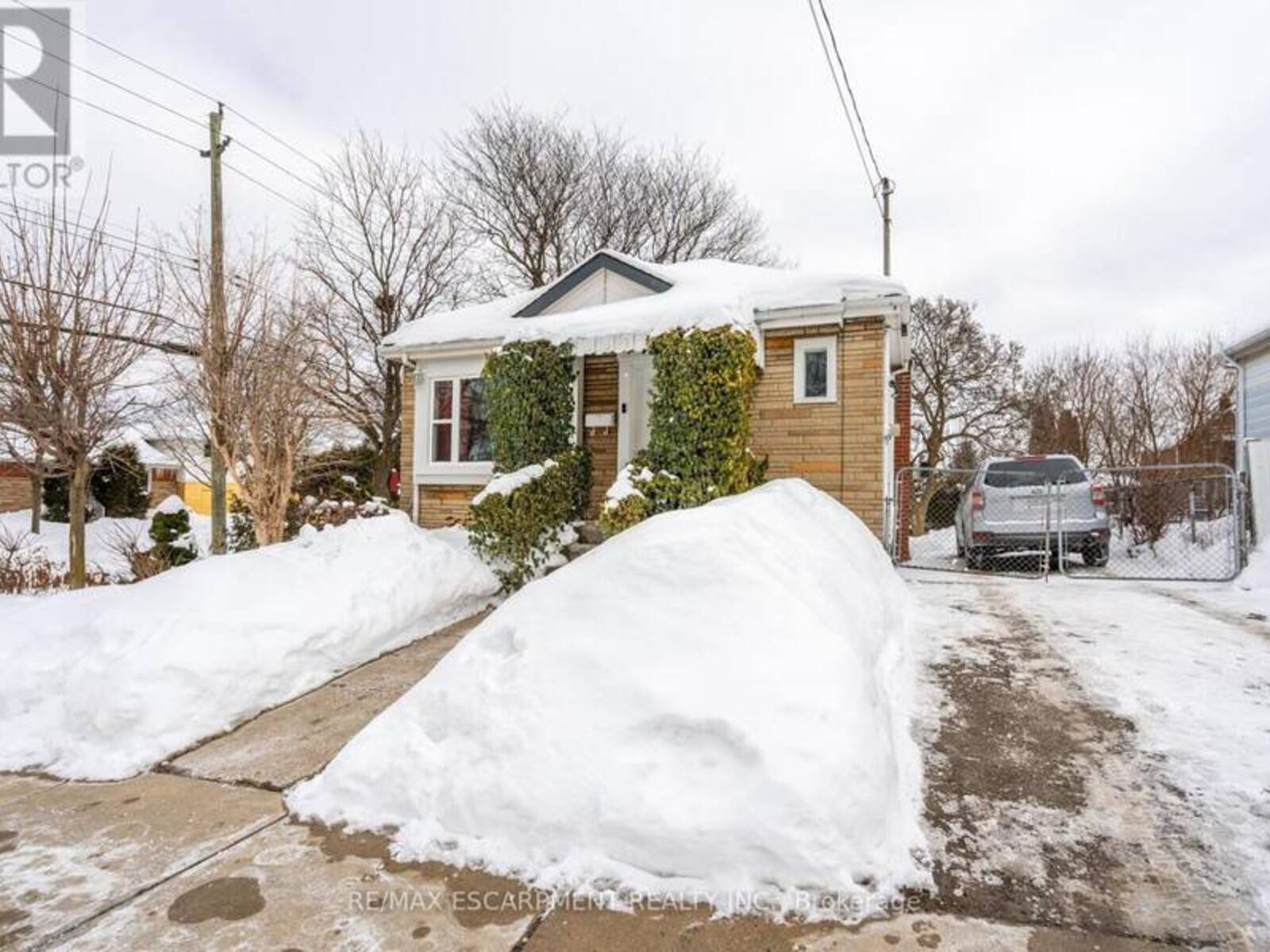 119 EAST 17TH STREET, Hamilton, Ontario L9A 4M4