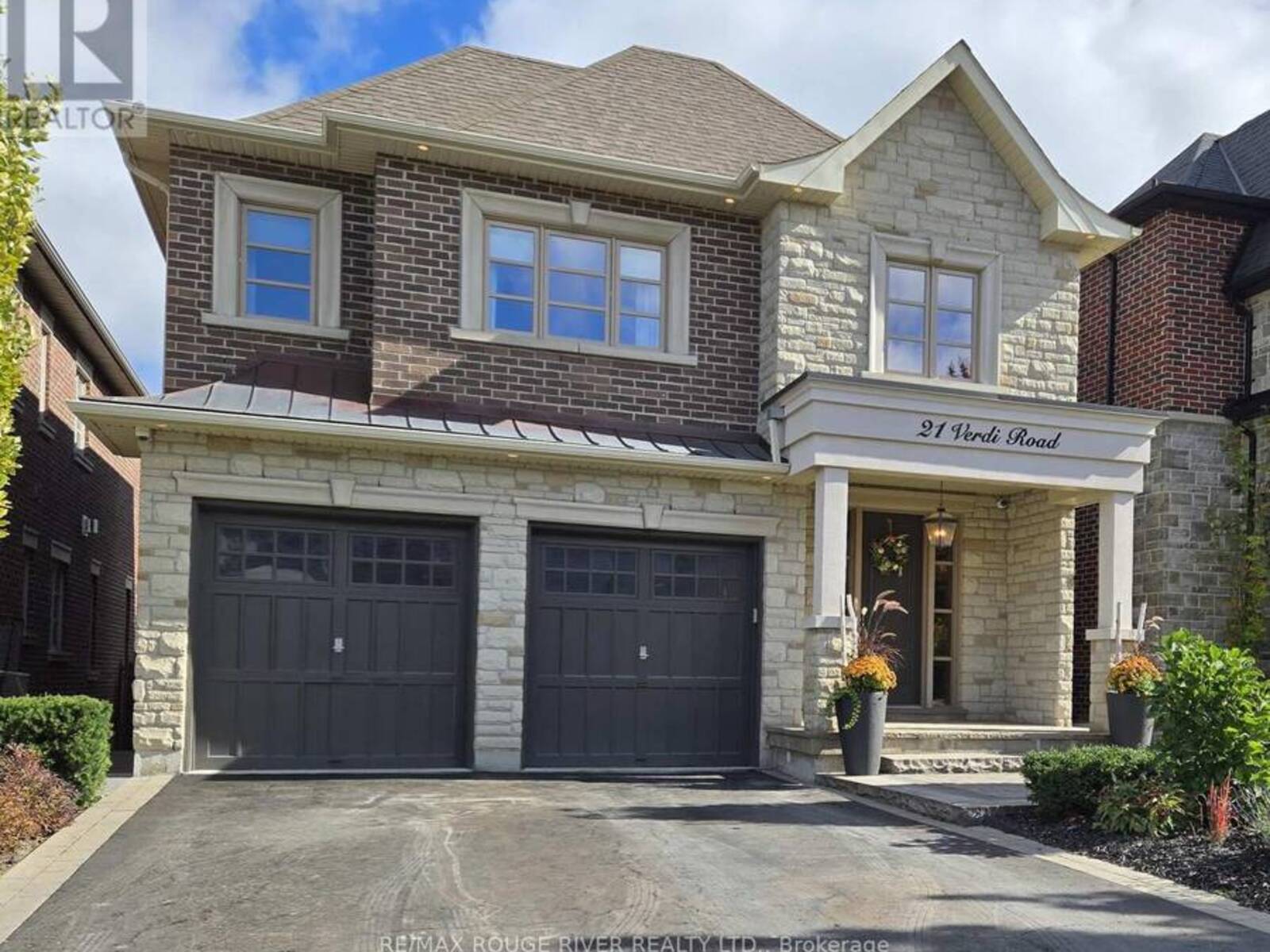 21 VERDI ROAD, Richmond Hill, Ontario L4E 4P9