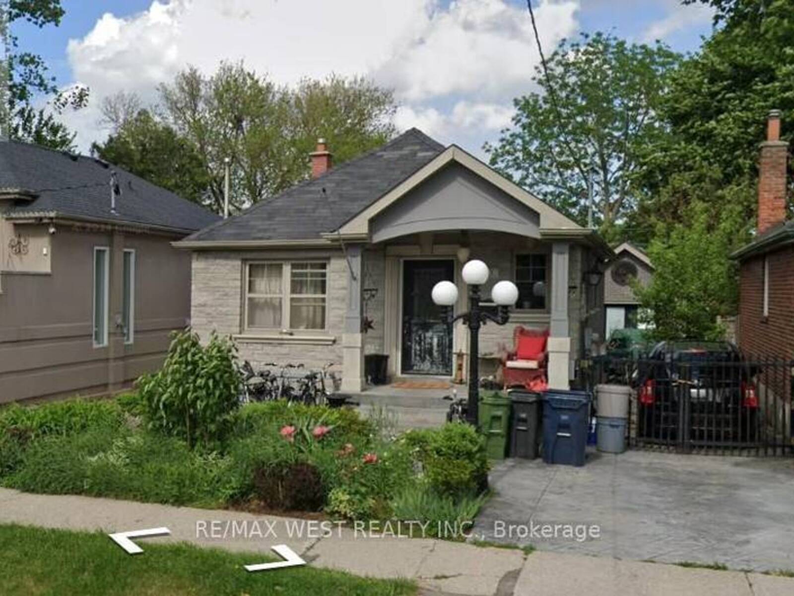 55 PARKER AVENUE, Toronto, Ontario M8Z 4L7