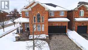 54 PENNDUTCH CIRCLE | Whitchurch-Stouffville Ontario | Slide Image One