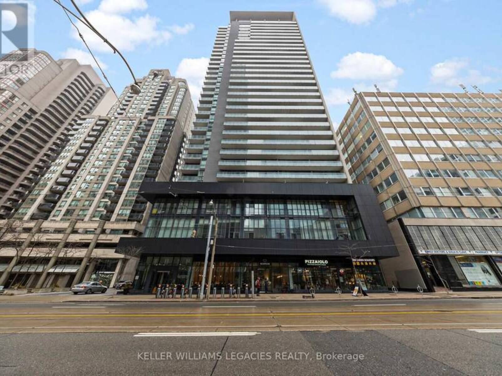 413 - 770 BAY STREET, Toronto, Ontario M5G 0A6