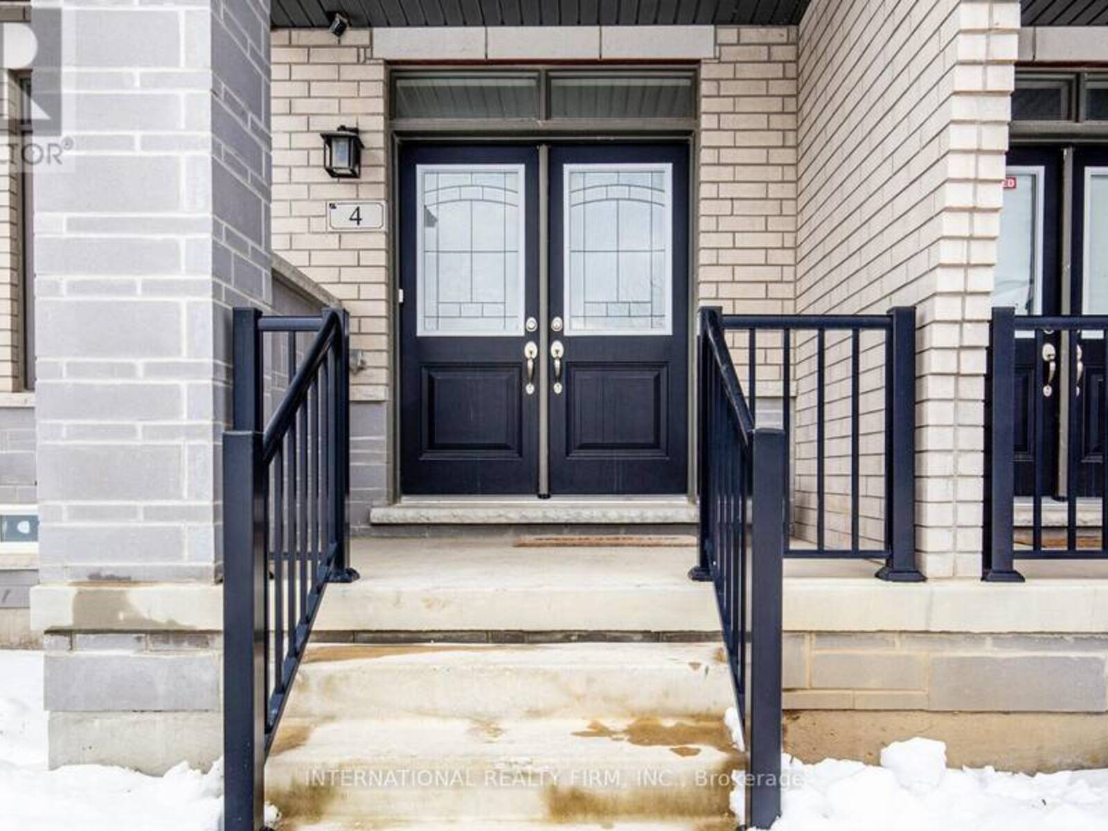 4 HAHN STREET, Whitby, Ontario L1P 0H1