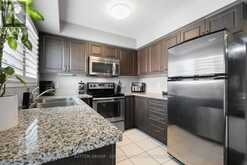 14 - 35 HAYS BOULEVARD | Oakville Ontario | Slide Image Nine