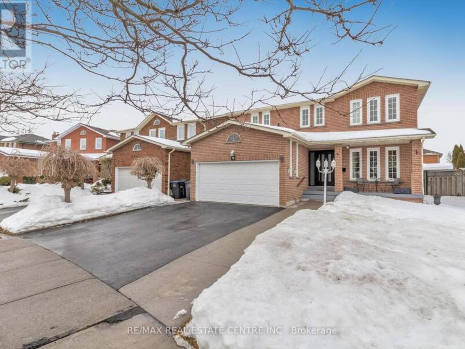 12 SUGAR CREEK LANE, Brampton, Ontario L6W 3X6