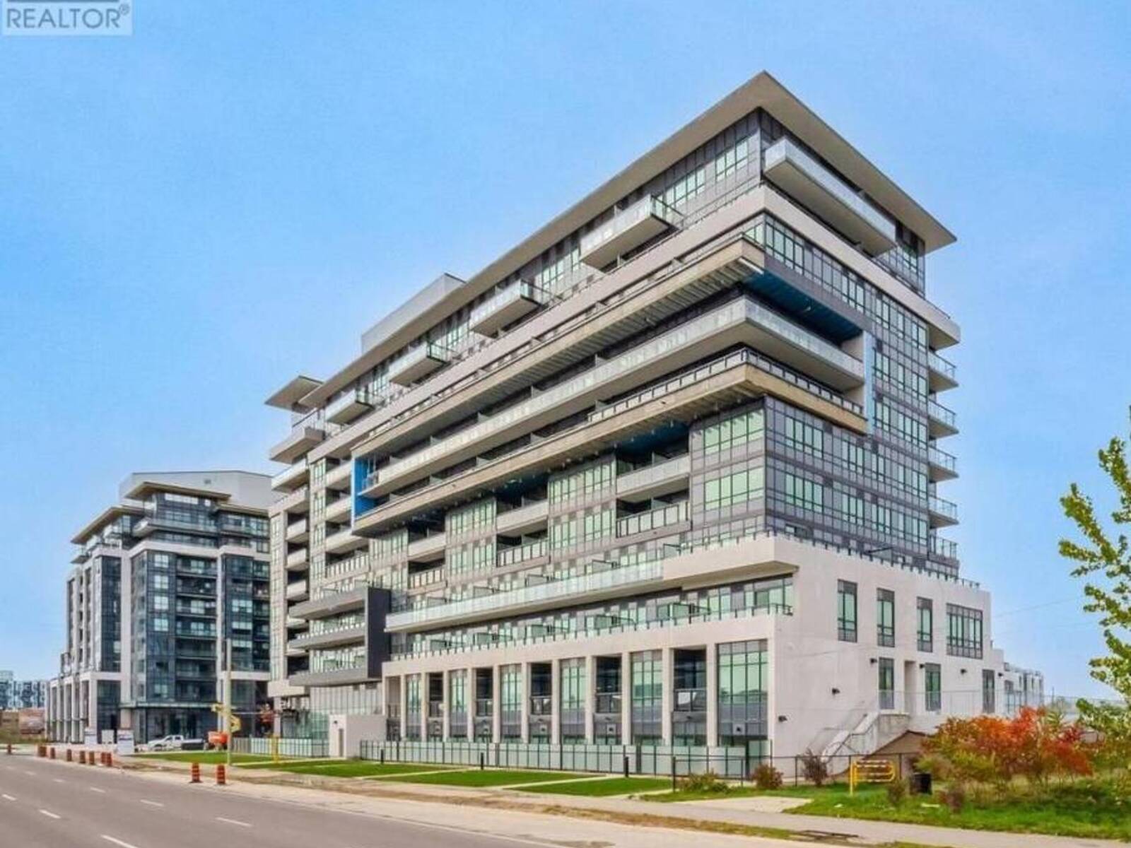 630 - 395 DUNDAS STREET W, Oakville, Ontario L6M 5P9