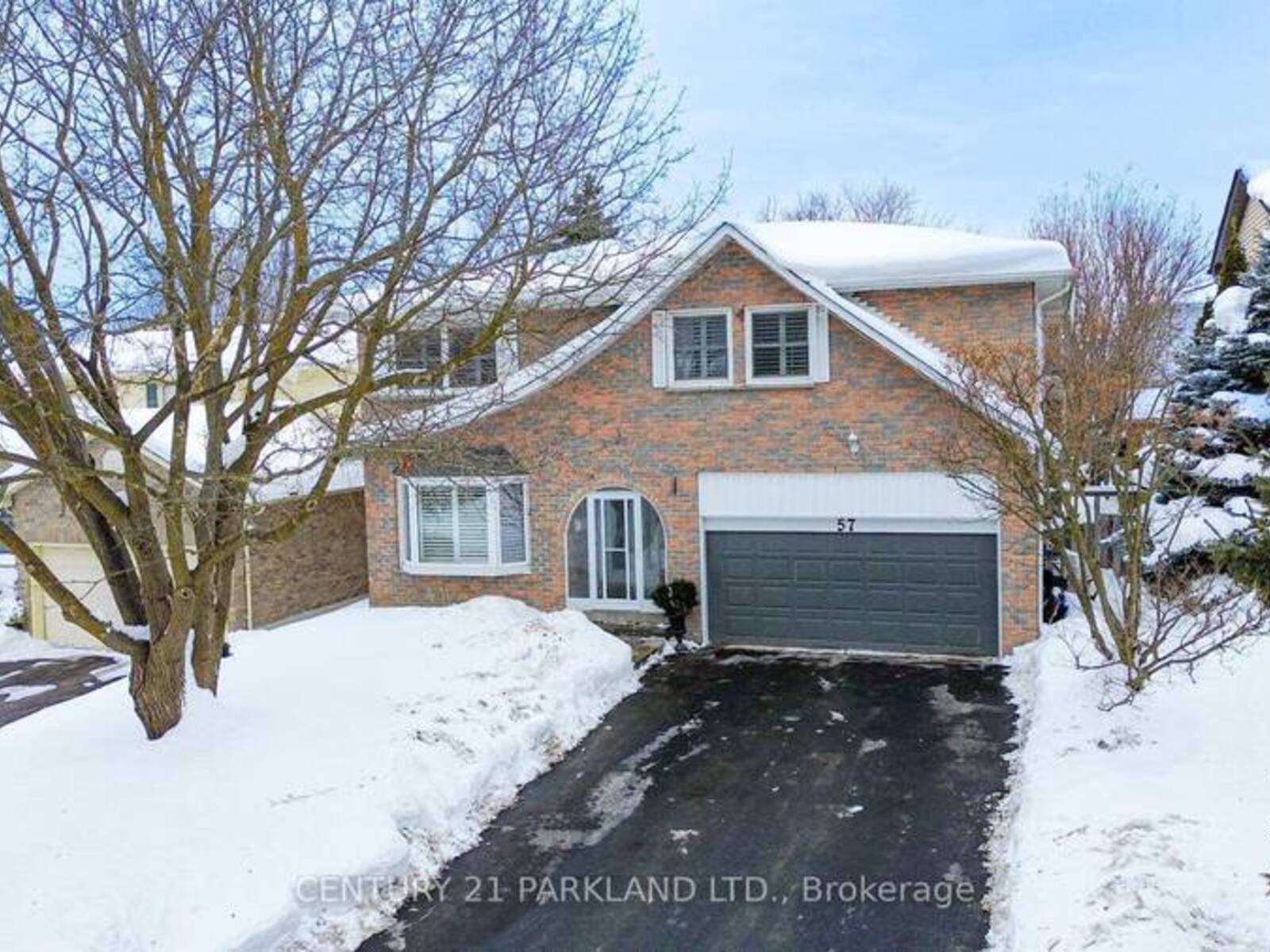 57 MANNING CRESCENT, Newmarket, Ontario L3Y 6H3