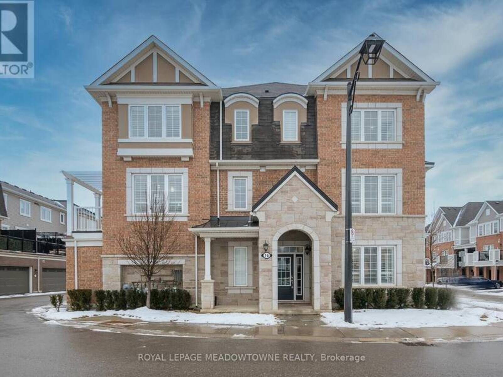 16 - 501 BUCKEYE COURT, Milton, Ontario L9E 1P3