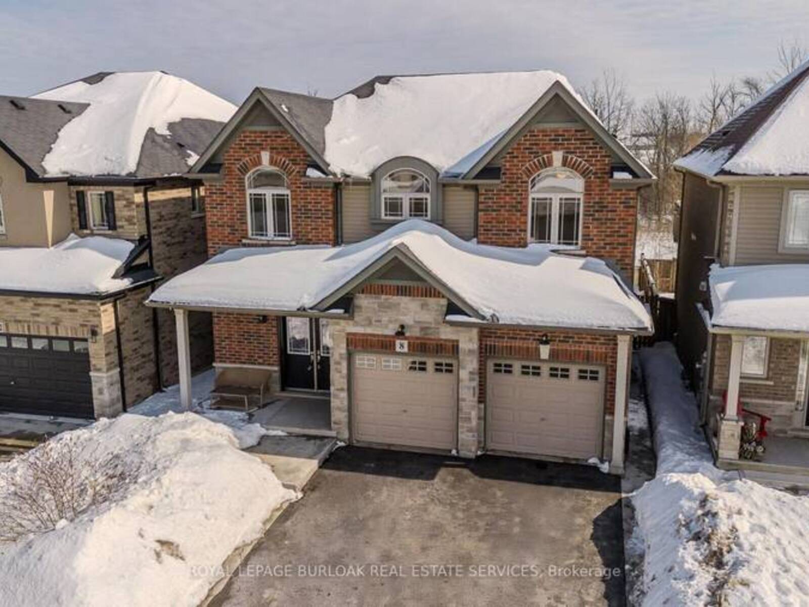 8 THORNBURY COURT, Hamilton, Ontario L8J 0G7