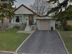 142 HADDINGTON AVENUE Toronto Ontario, M5M 2P6