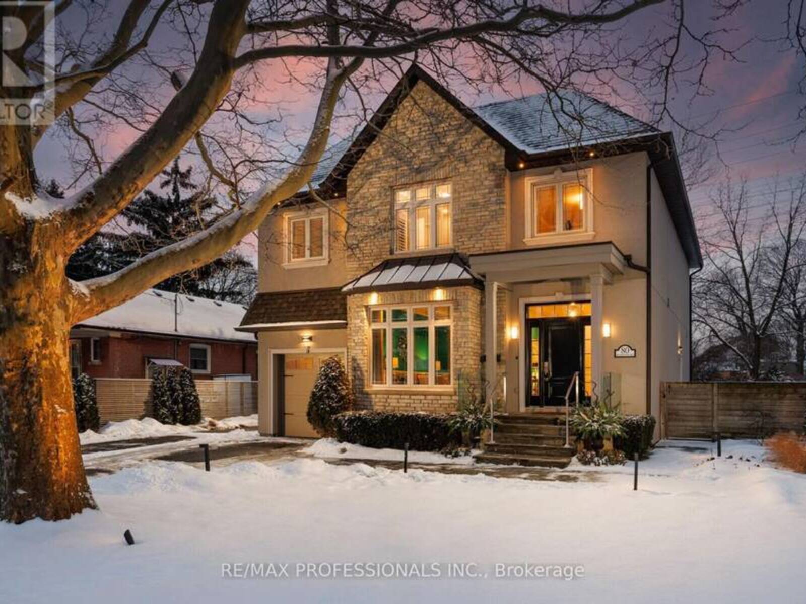 80 HALIBURTON AVENUE, Toronto, Ontario M9B 4Y4