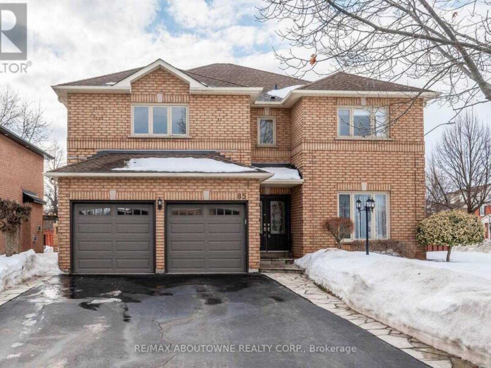 85 HOWELL ROAD, Oakville, Ontario L6H 5Z6