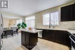 44 DAME GRUEV DRIVE | Markham Ontario | Slide Image Sixteen