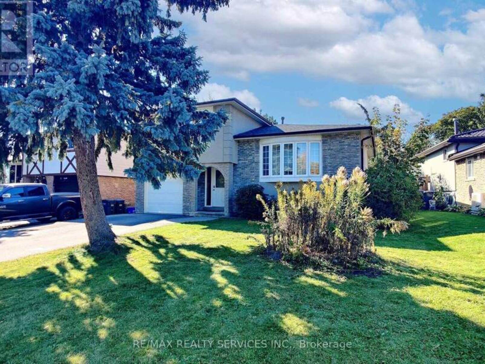 7 GENEVA CRESCENT, Brampton, Ontario L6S 1K7