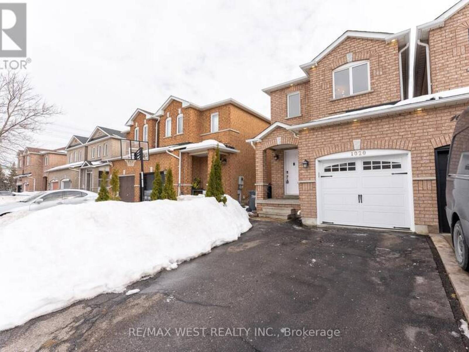 1020 WINDBROOKE GROVE, Mississauga, Ontario L5V 2N7