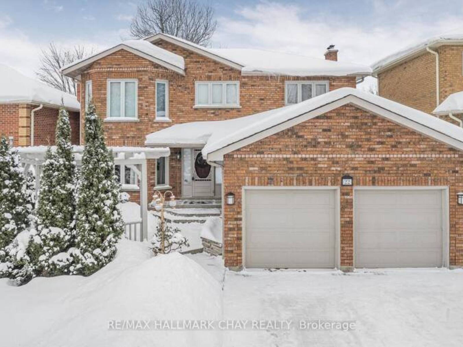 22 THACKERAY CRESCENT, Barrie, Ontario L4N 6J6