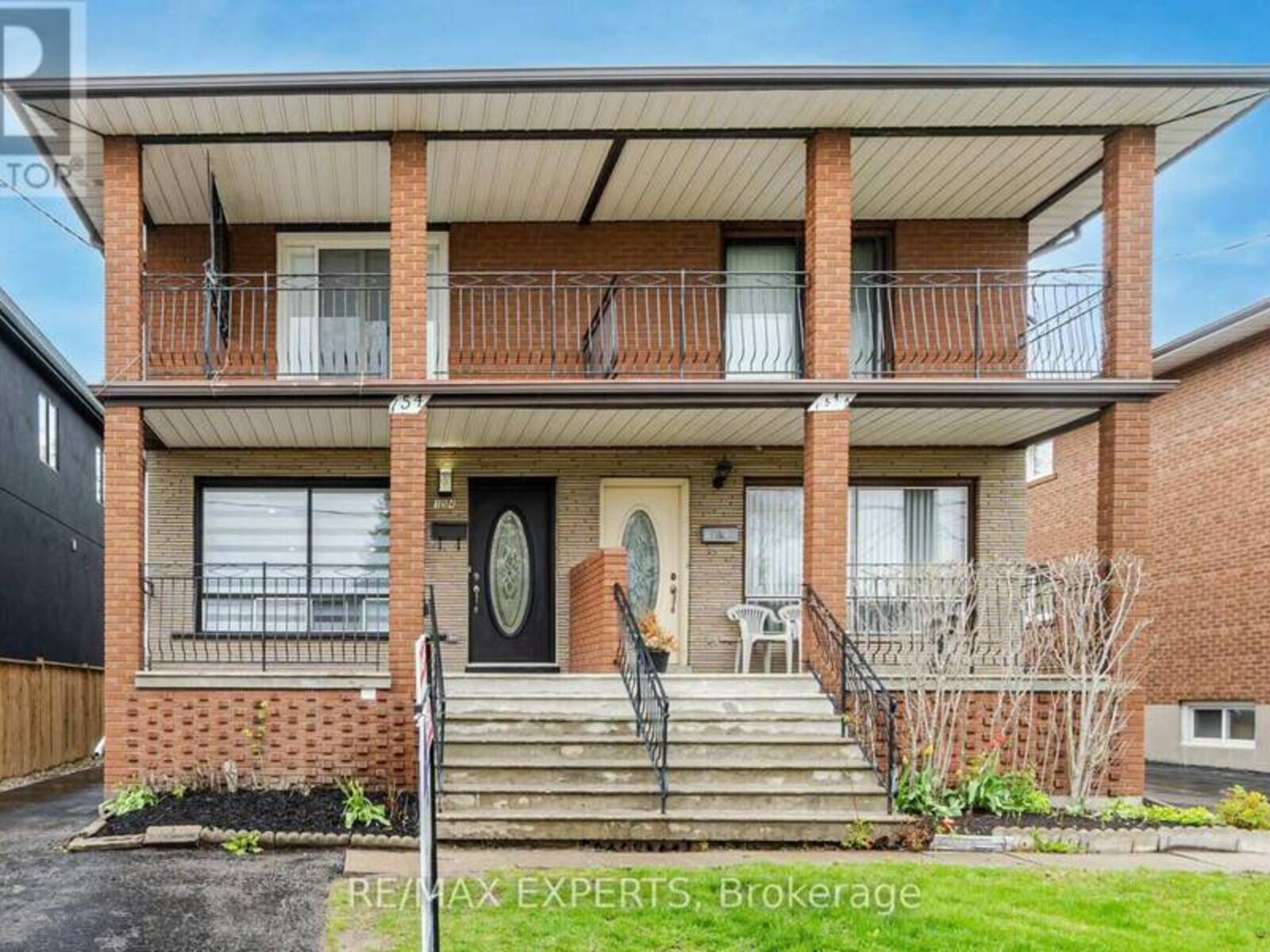 154 SHELDON AVENUE, Toronto, Ontario M8W 4L6