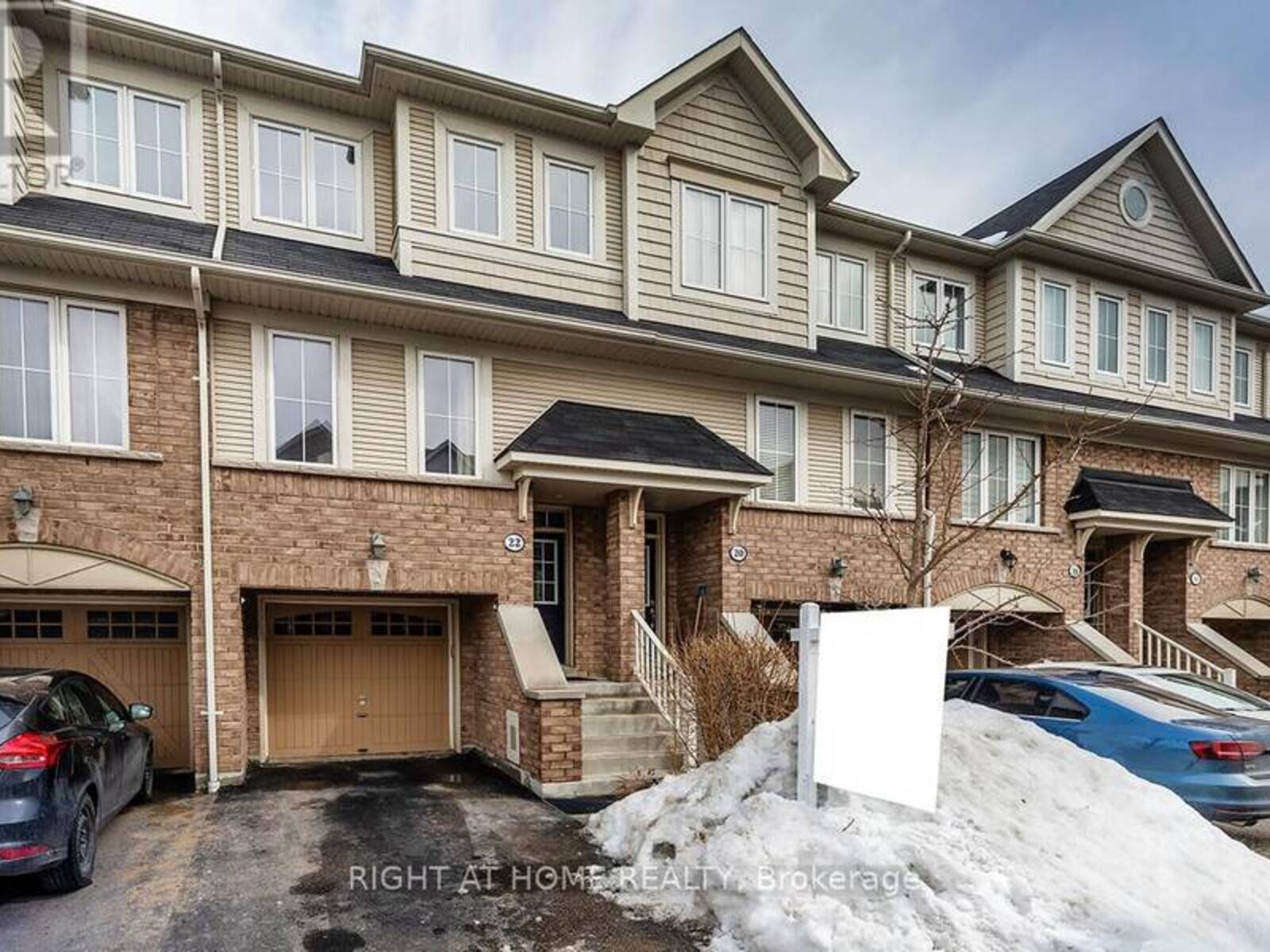 22 MARTINWORTH LANE, Ajax, Ontario L1Z 0L1