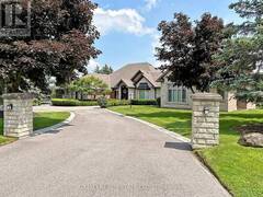 56 OFFORD CRESCENT Aurora Ontario, L4G 0K5