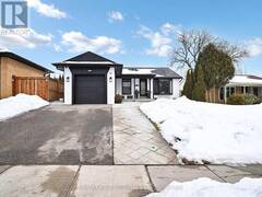 11 BENBOW ROAD Toronto Ontario, M9P 3K1