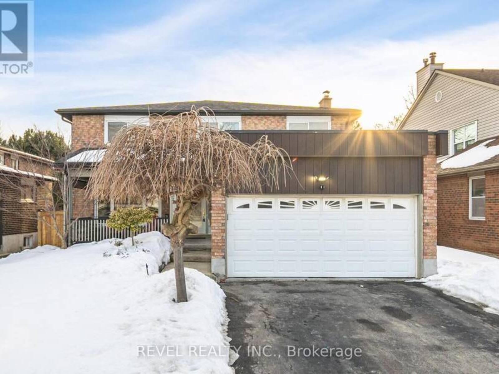 2522 PARMEER DRIVE, Mississauga, Ontario L5C 3B2