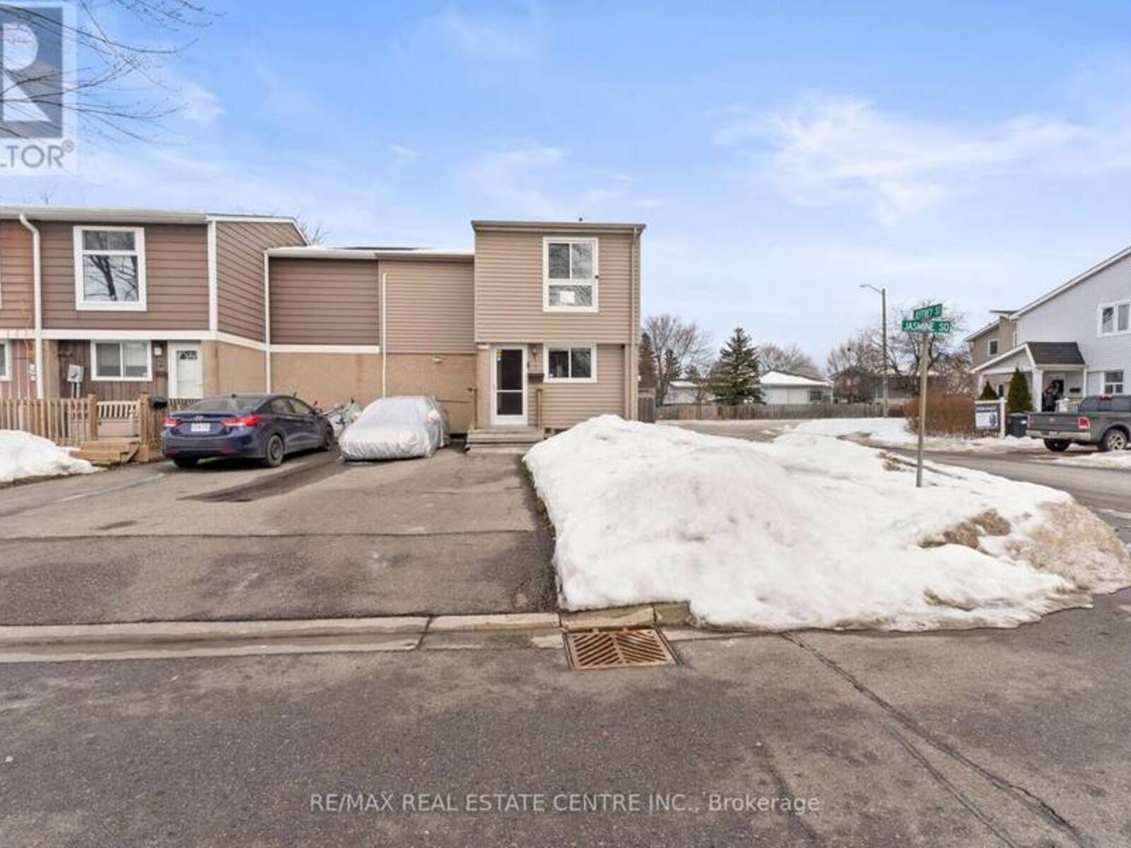 1 JASMINE SQUARE, Brampton, Ontario L6S 2N1