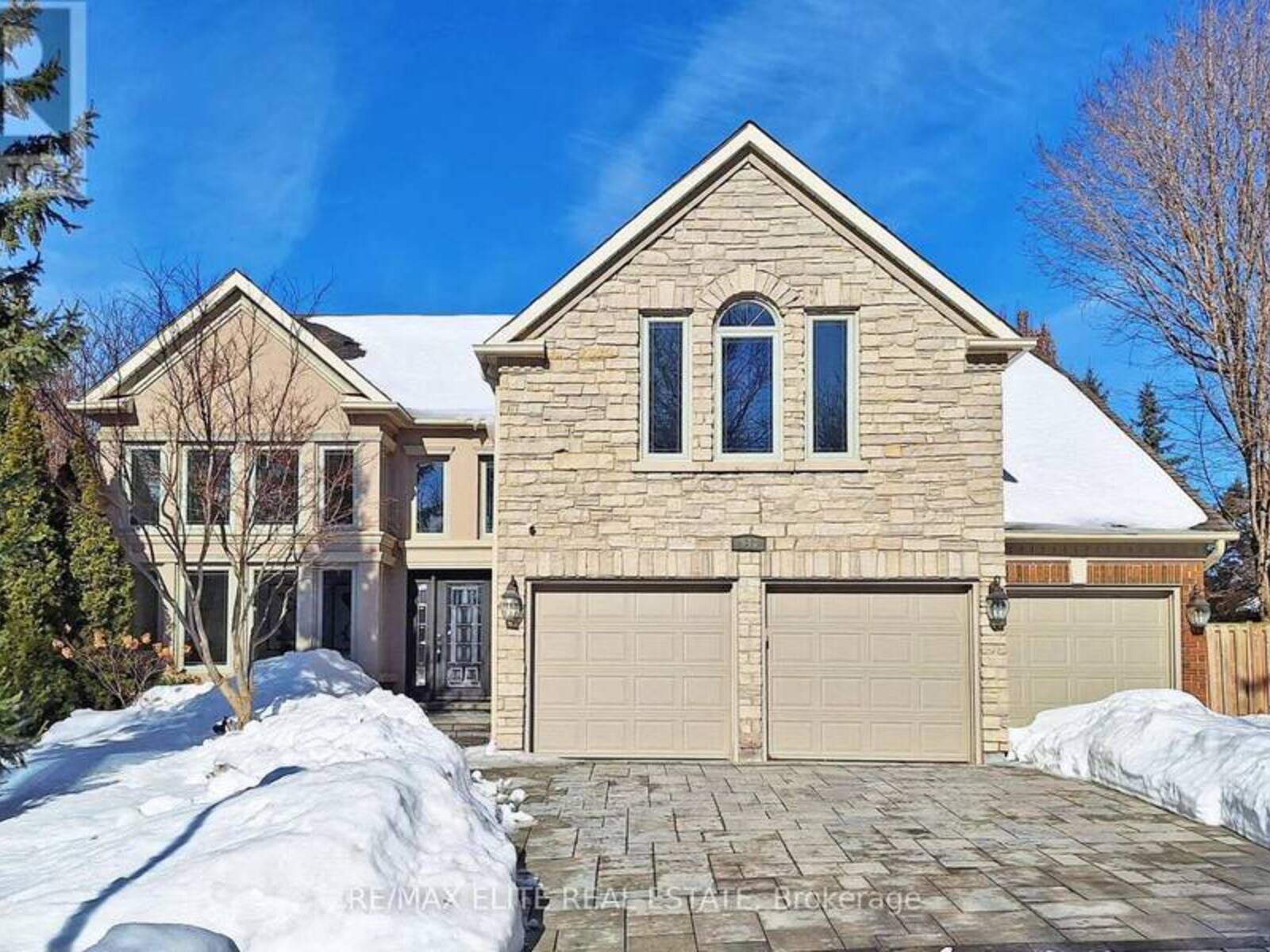 943 PORTMINSTER COURT, Newmarket, Ontario L3X 1L8