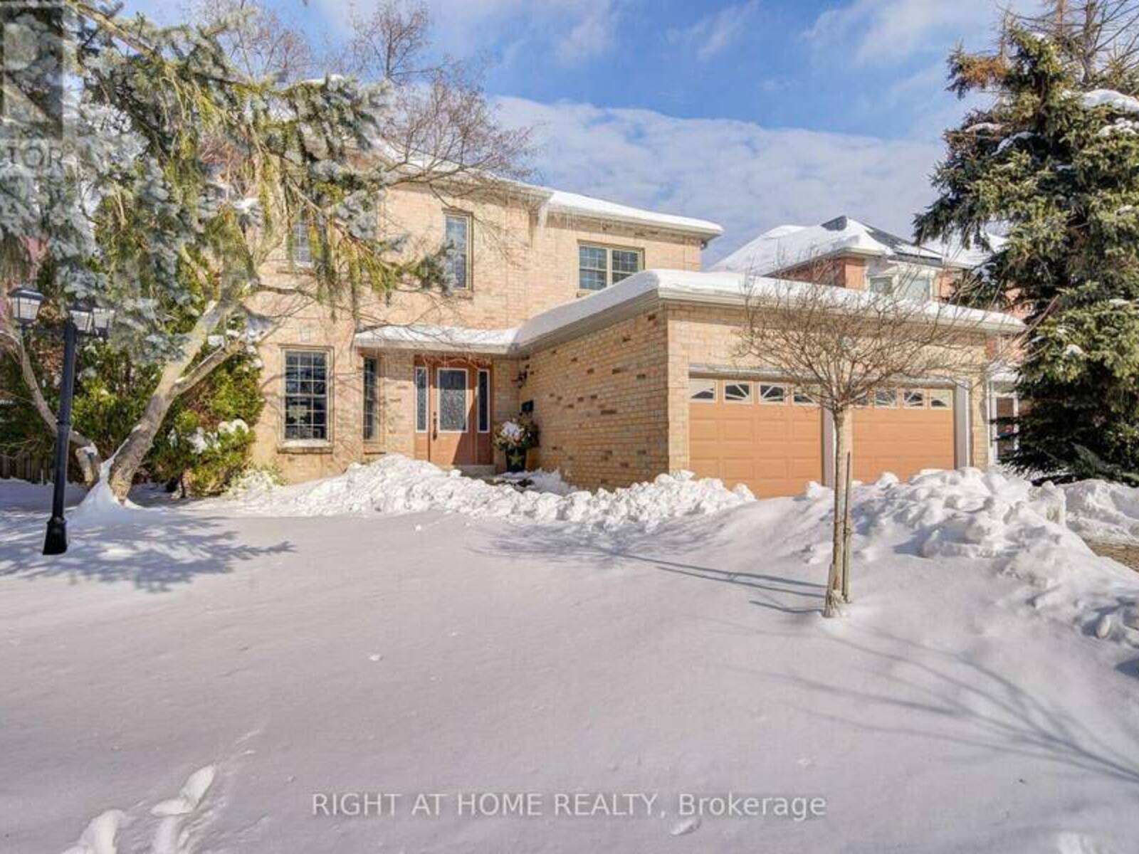 124 JOHN BUTTON BOULEVARD, Markham, Ontario L3R 9C2