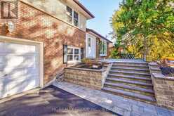 15 WILLOWGATE DRIVE | Markham Ontario | Slide Image Three