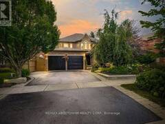 2080 MCKERLIE CRESCENT Burlington Ontario, L7M 4E8