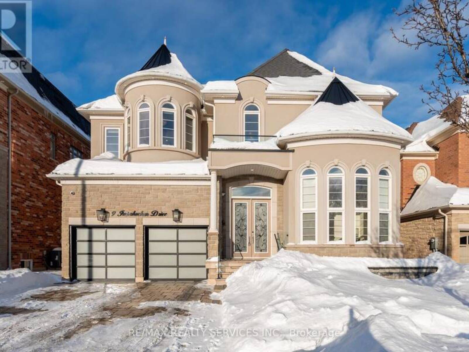 9 INTERLACKEN DRIVE, Brampton, Ontario L6X 0Y1