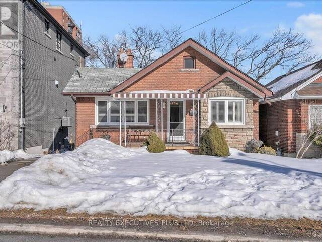 30 VENN CRESCENT Toronto Ontario, M6M 1S4 - 3 Bedrooms Home For Sale