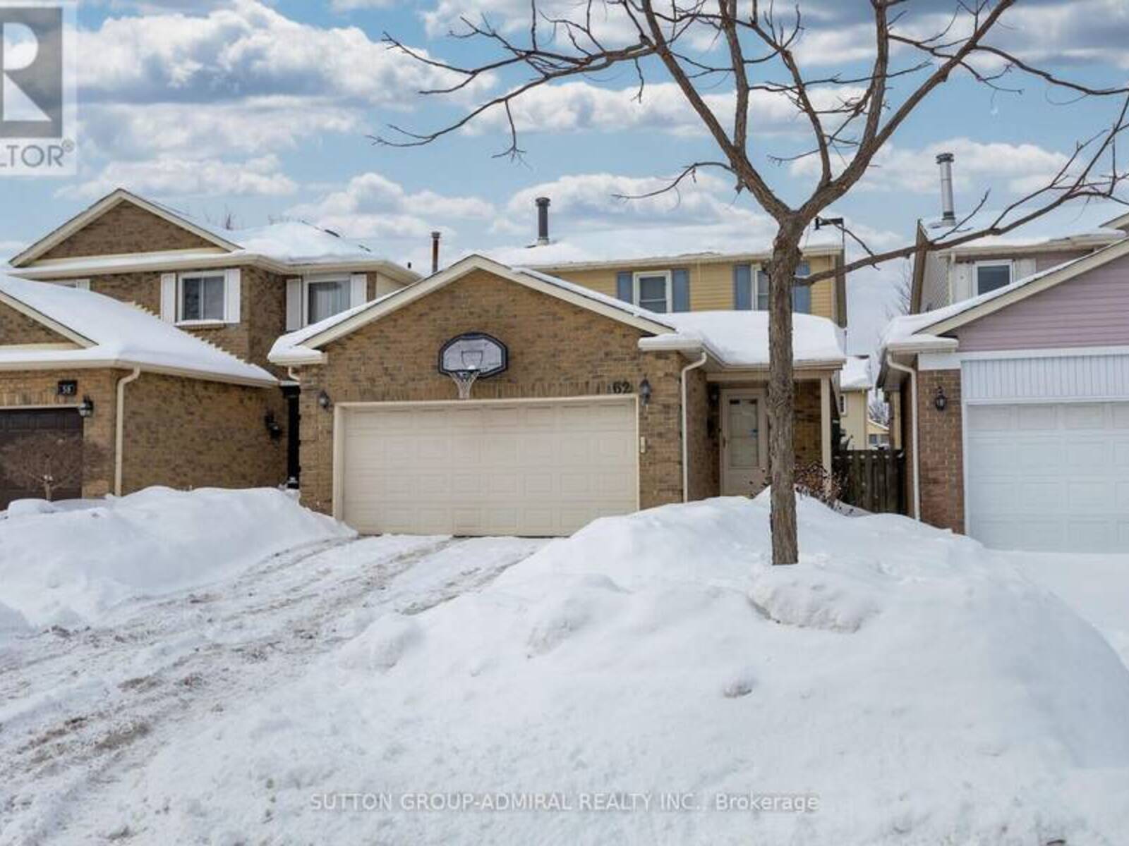 62 LISA CRESCENT, Vaughan, Ontario L4J 2N3