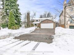 54 SANDERSON CRESCENT Richmond Hill Ontario, L4C 5L4