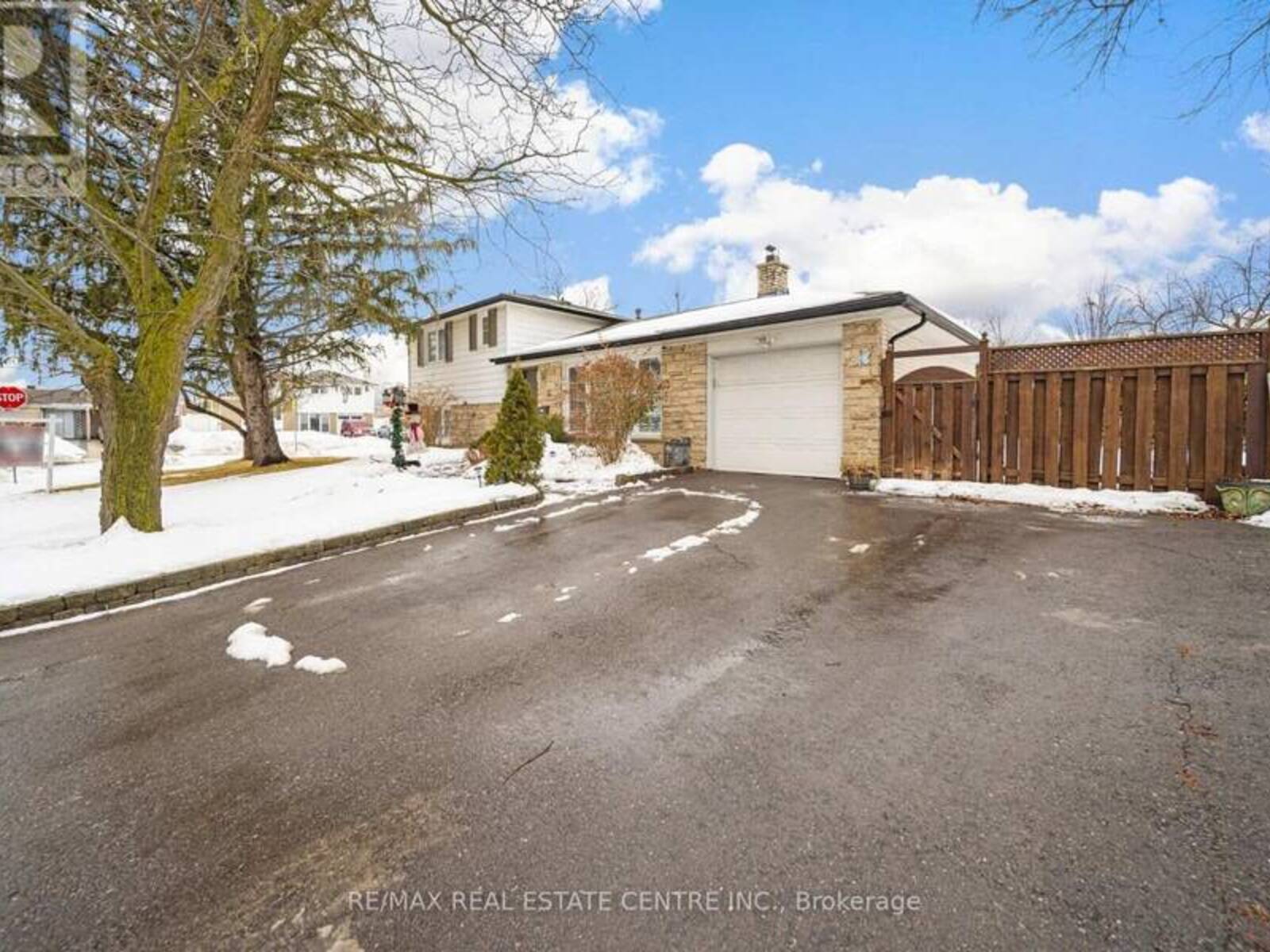 2 CHESTERFIELD ROAD, Brampton, Ontario L6W 1K9