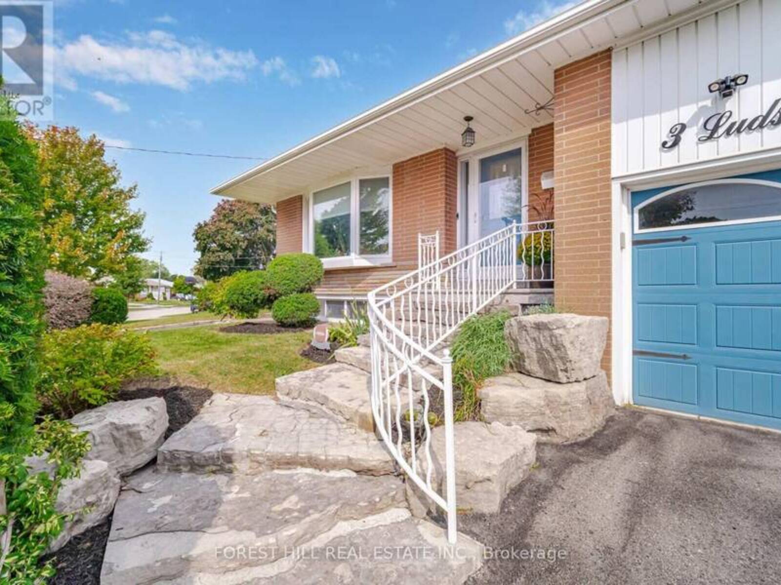 3 LUDSTONE DRIVE, Toronto, Ontario M9R 2H8