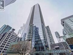 5207 - 180 UNIVERSITY AVENUE Toronto Ontario, M5H 0A2