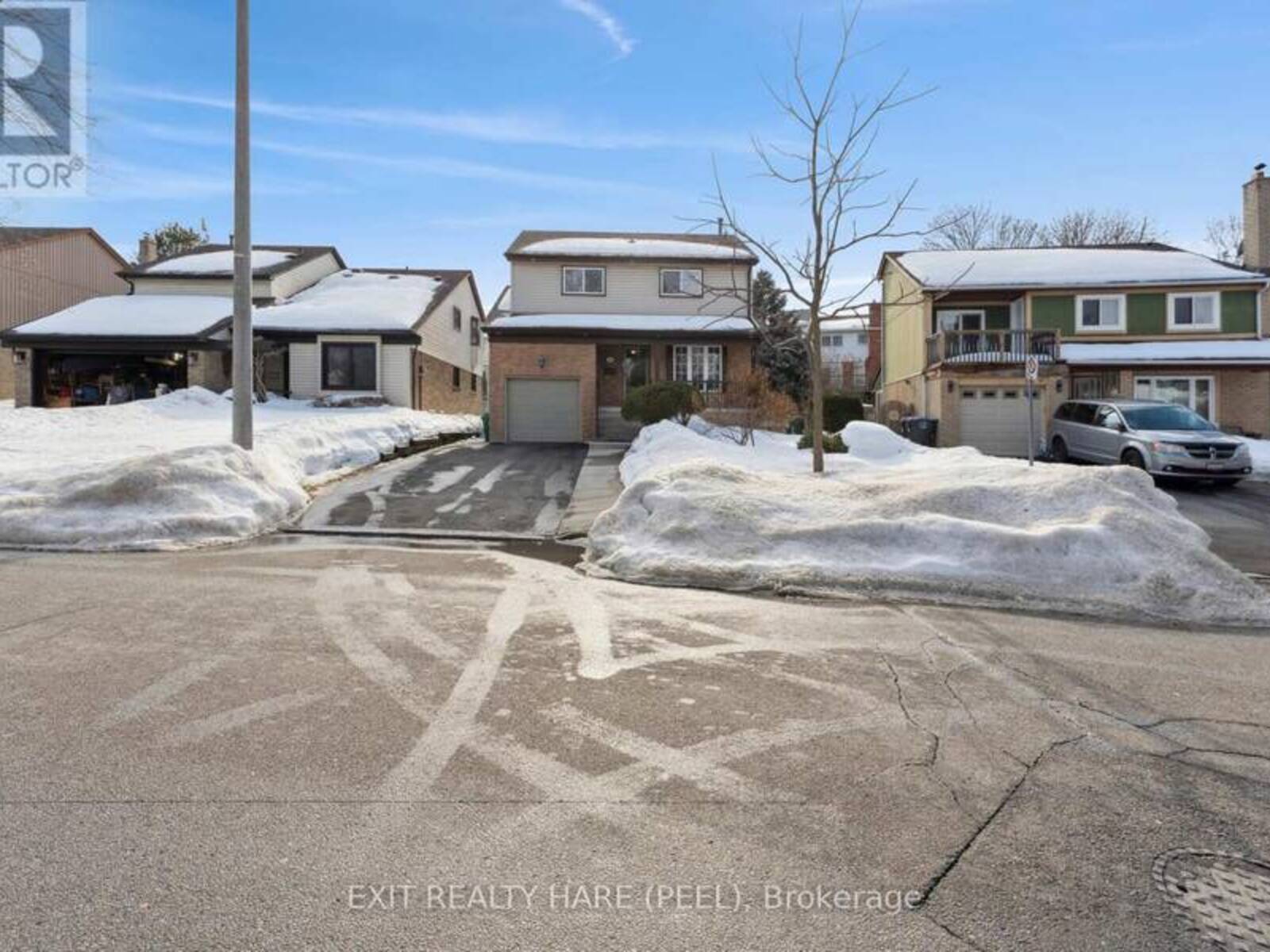 121 ROYAL PALM DRIVE, Brampton, Ontario L6Z 1P4