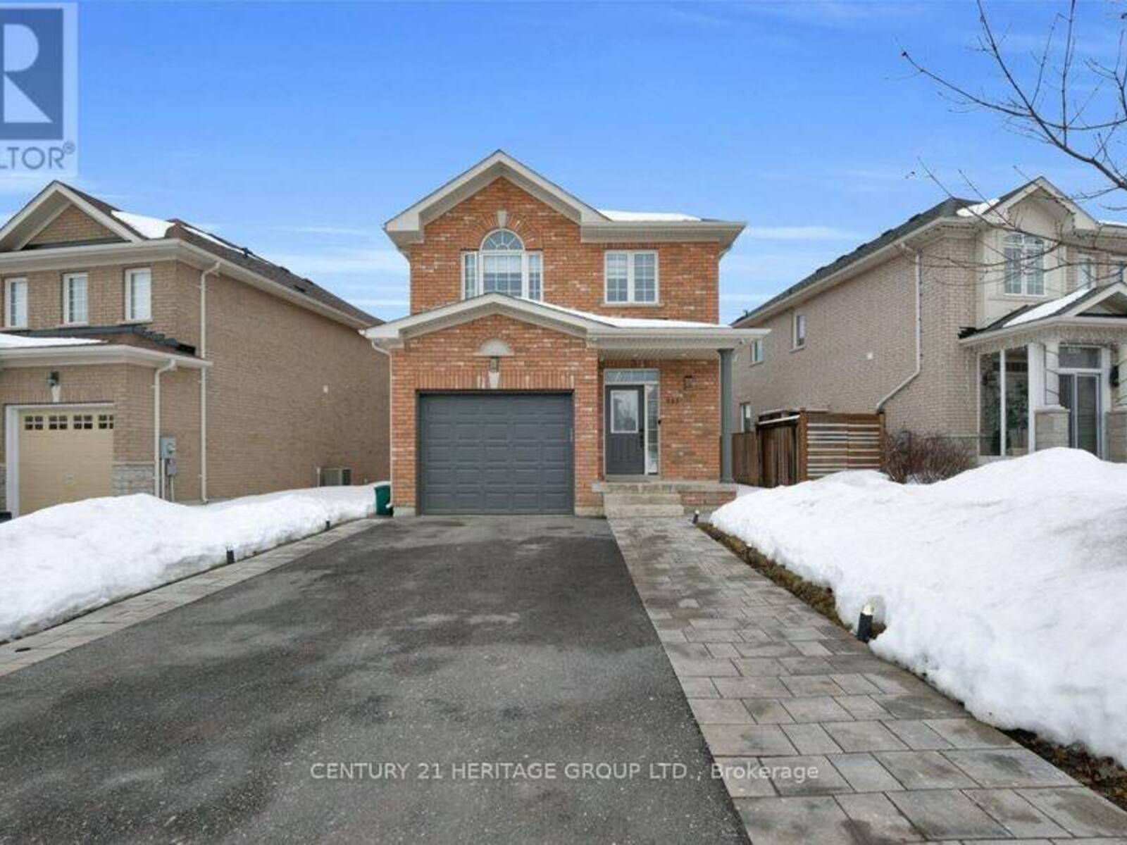 353 RANNIE ROAD, Newmarket, Ontario L3X 2N2