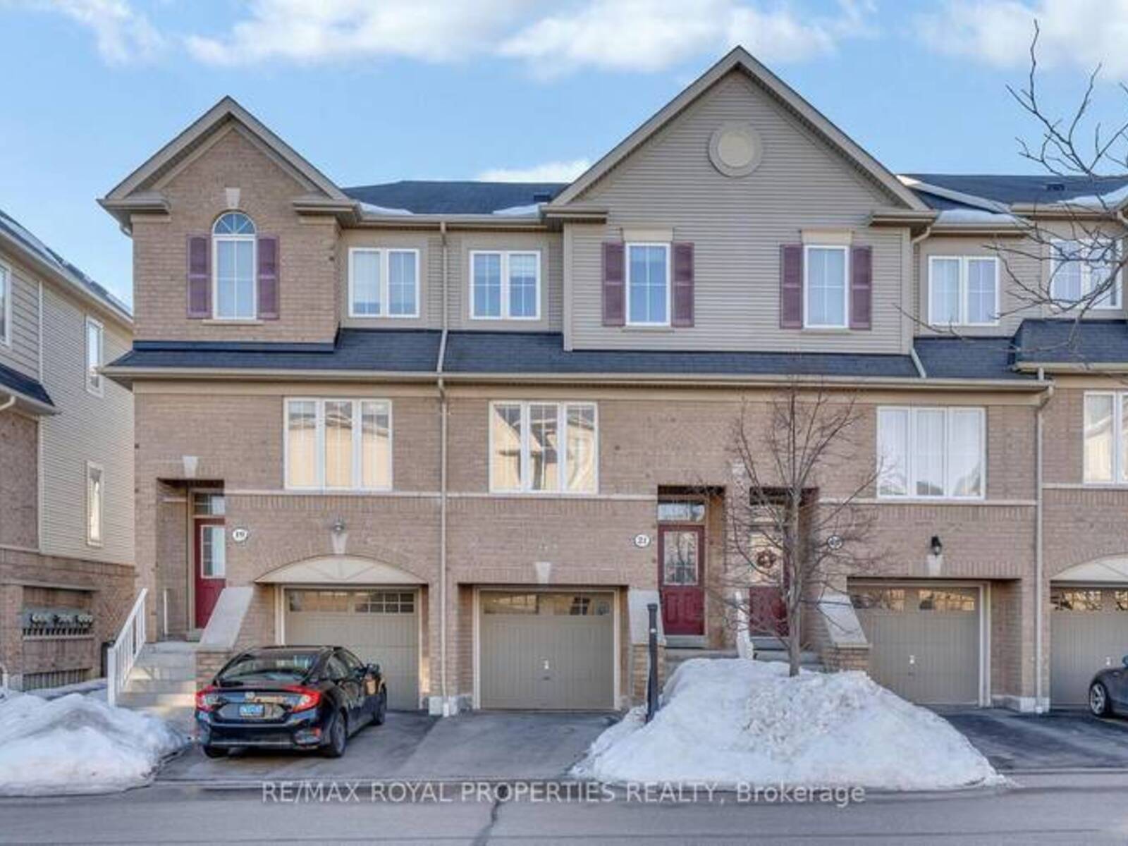 21 MARTINWORTH LANE, Ajax, Ontario L1Z 0L1