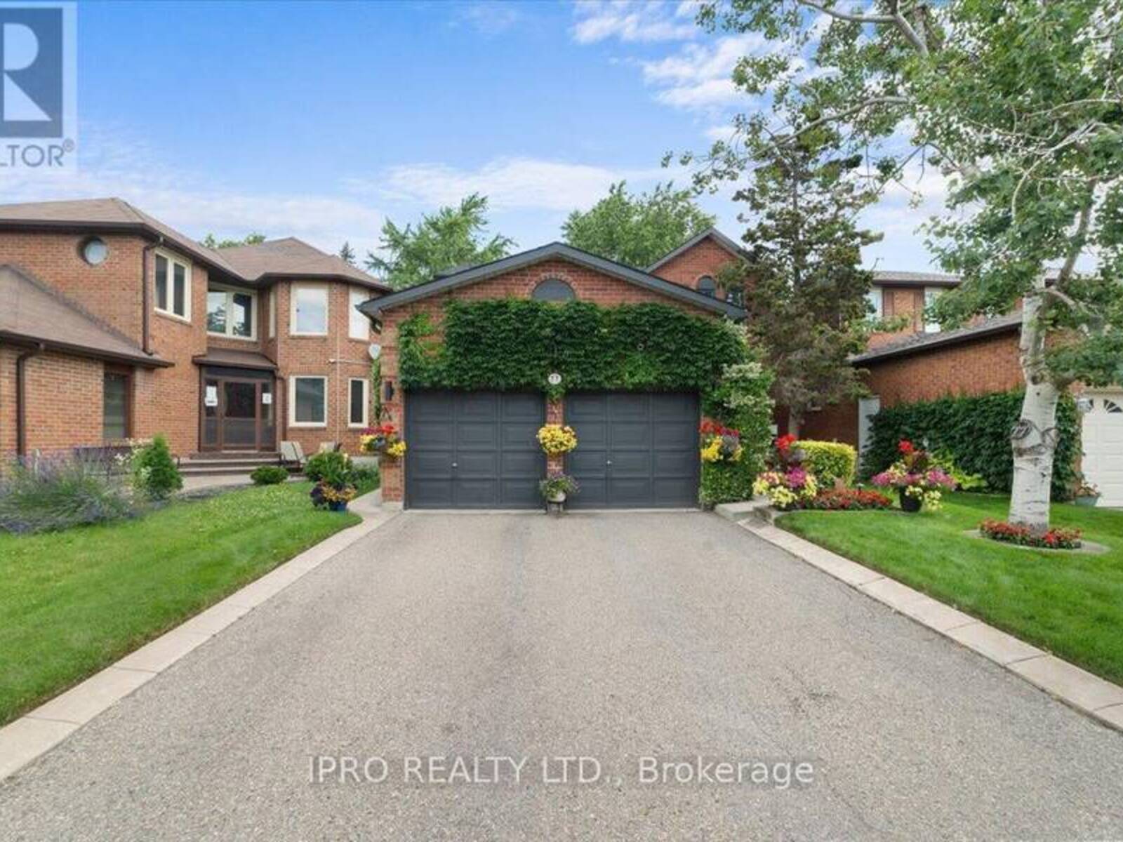 77 LORD SIMCOE DRIVE, Brampton, Ontario L6S 5H1