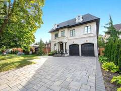 336 PINE TREES COURT W Richmond Hill Ontario, L4C 5N4