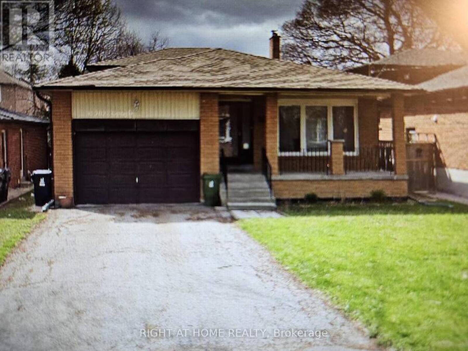 391 PARKVIEW AVENUE, Toronto, Ontario M2N 3Z7