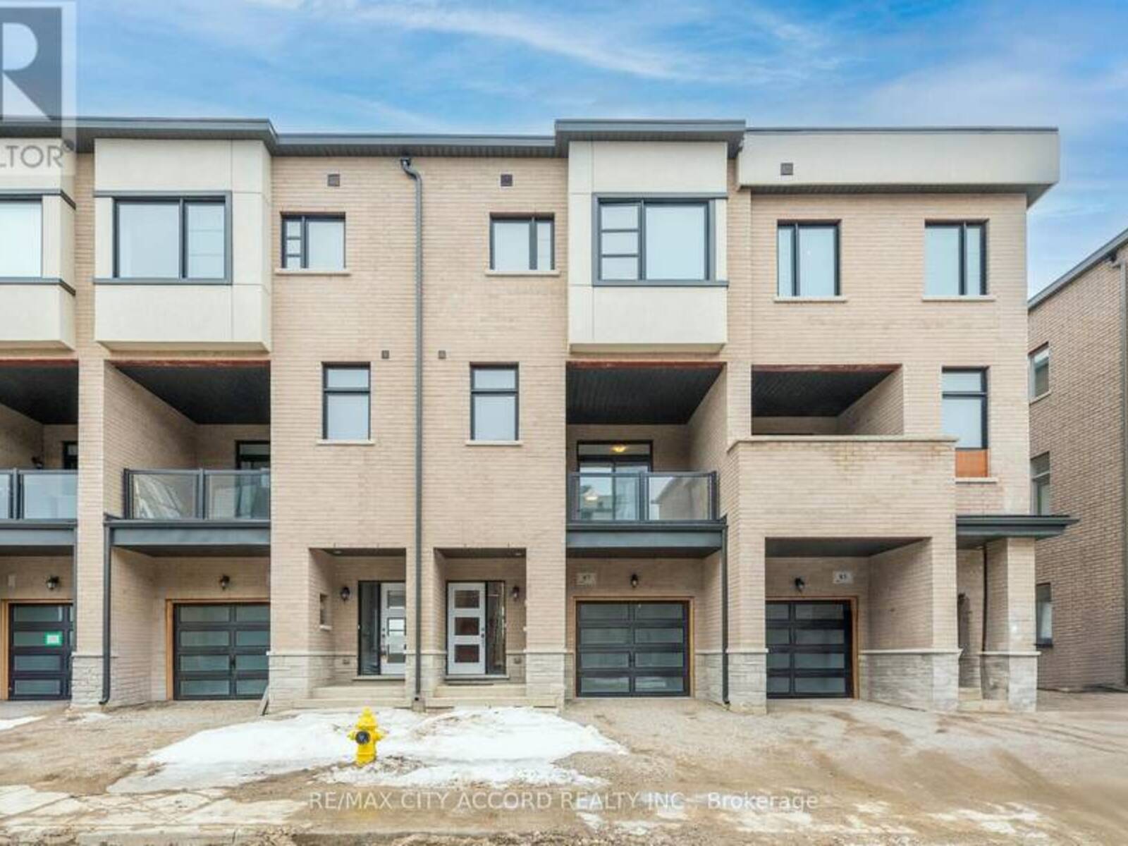 87 INVERARY CRESCENT, Vaughan, Ontario L4L 1A7