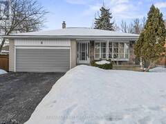 8 KEANE AVENUE Toronto Ontario, M9B 2B7