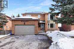 74 ATTRIDGE DRIVE | Aurora Ontario | Slide Image Two